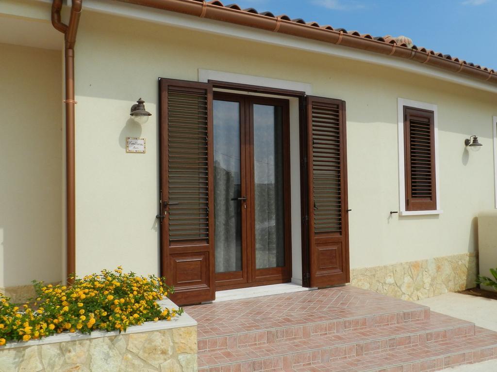 Baglio Olivastro Bed & Breakfast Digerbato Oda fotoğraf