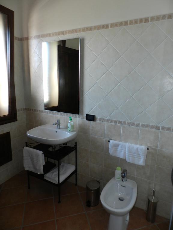 Baglio Olivastro Bed & Breakfast Digerbato Oda fotoğraf